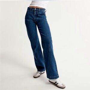 Abercrombie Curve Love 90’s Relaxed Jean